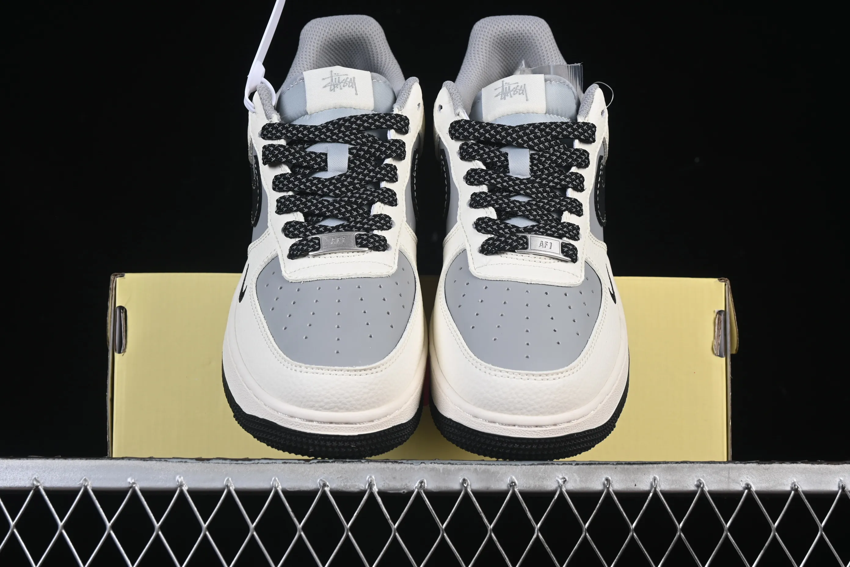 All categories Nk Air Force 1 Air Force series Nk Air Force 1 Low Air Force low-top Nike Air Force 1'07 Low Stusi co-branded beige, black and gray stitching Air Force 1 low-top casual sneakers JS8028-017